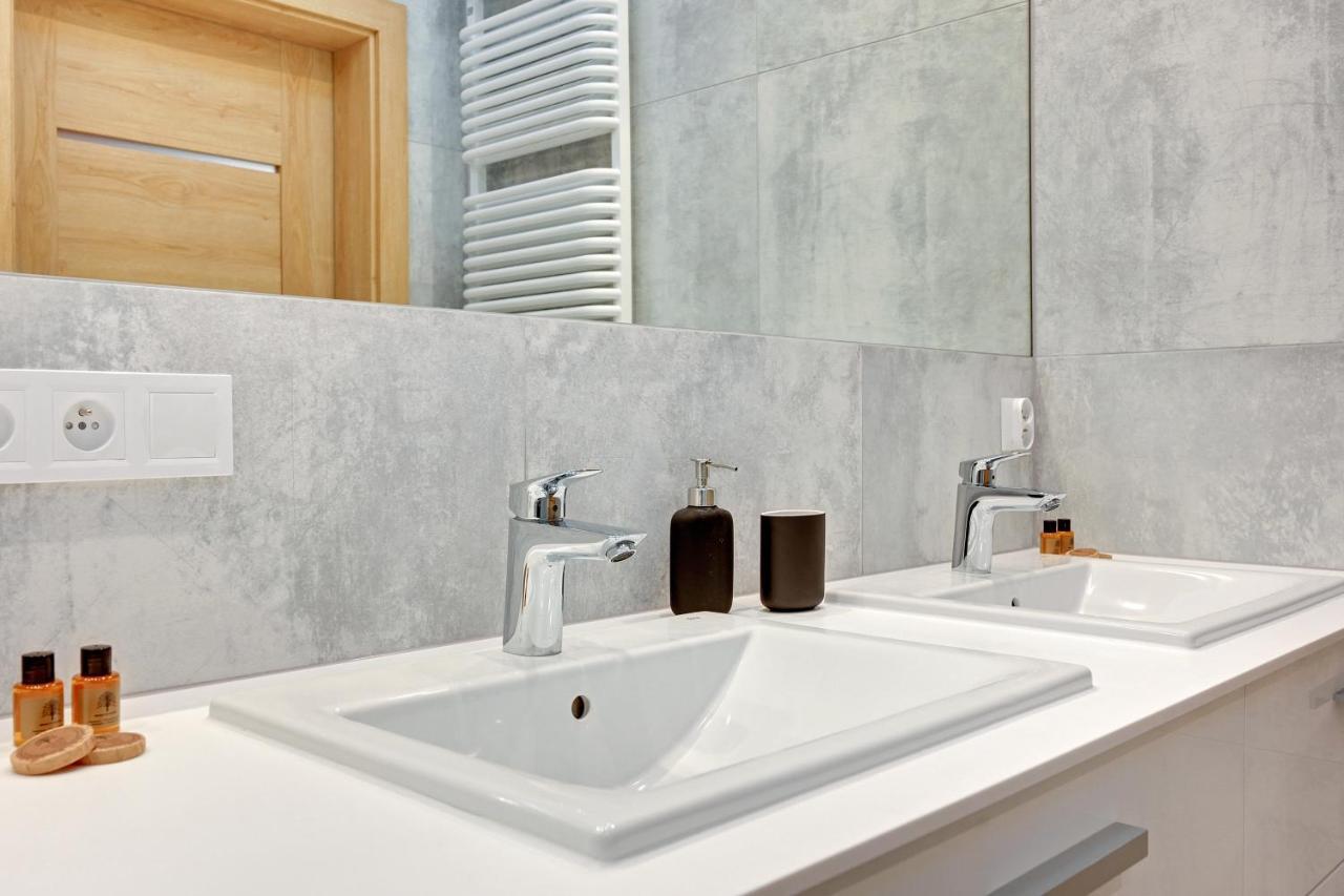 Central Apartment - Free Private Parking Гданьск Экстерьер фото